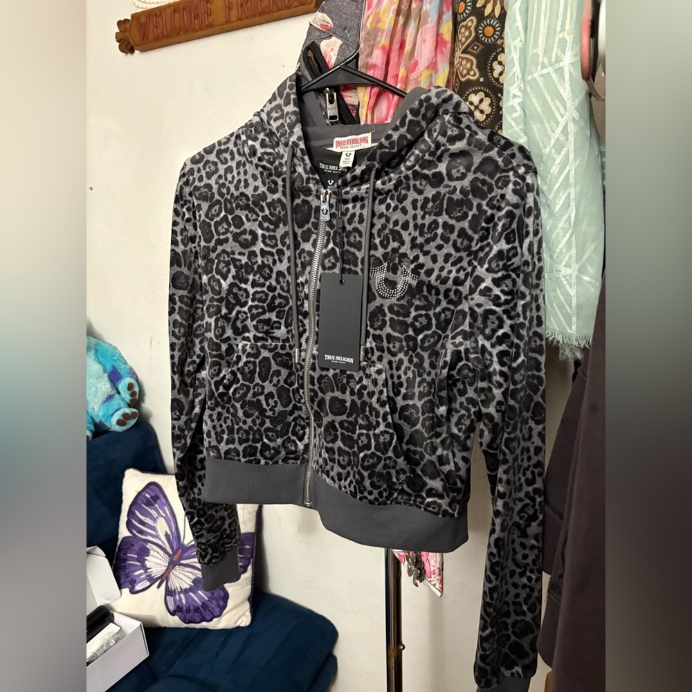 TRUE RELIGION 
Leopard print zip up size small womens